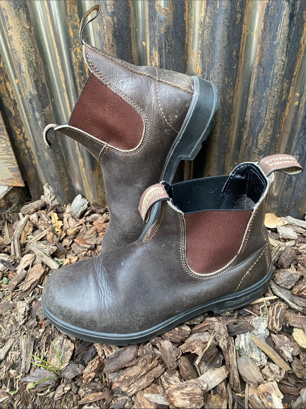 Blundstone Unisex Dark Brown Leather Chelsea Style Boots AU 7 Womens 10 Mens 8.5